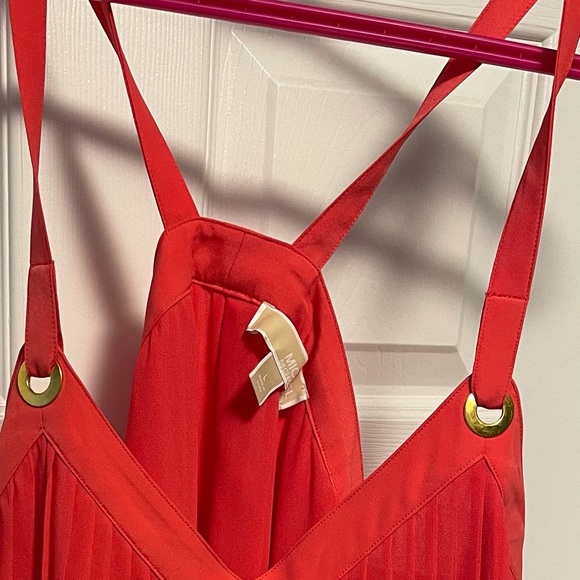 Gorgeous flowy tank top - Picture 2 of 3